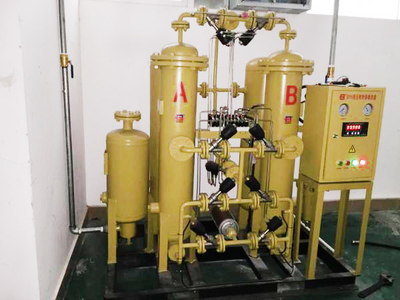Small nitrogen generator for laboratory
